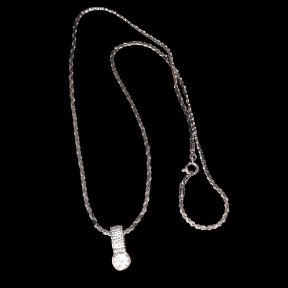 Elegant Silver Necklace with Crystal Pendant - Picture 2 of 7